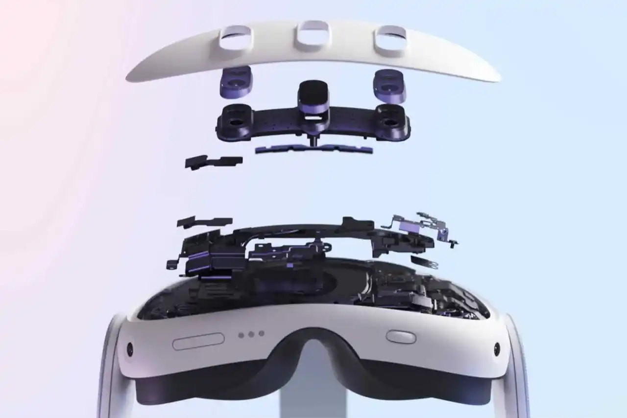 Meta Quest 3 headset utilizado para entrenamiento de astronautas en la Estación Espacial Internacional en microgravedad